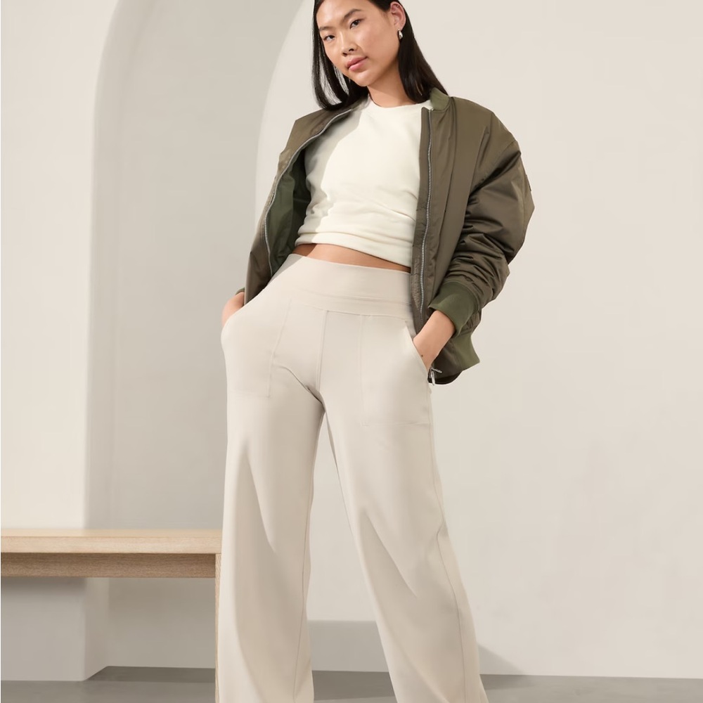 Athleta Gray Wide Leg Relaxed Fit Pants